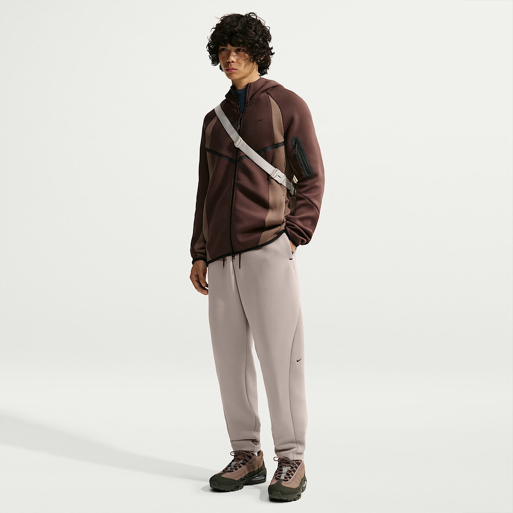 Nike Tech Men's Loose Fleece Pants. Nike.com
